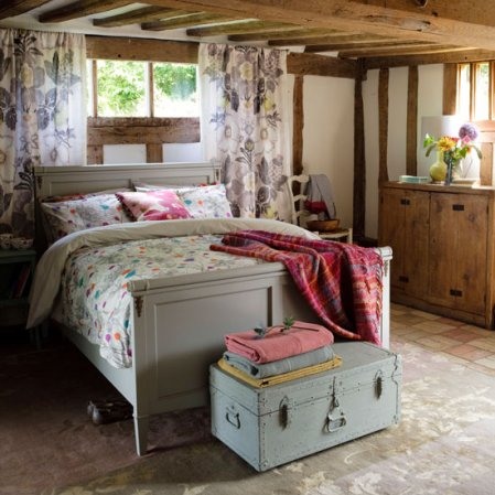 Кровати из массива дерева — лучший выбор в спальню